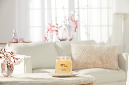 550x361-93 Yankee Candle - Autumn Sunset Signature Medium Jar - Image 1