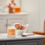 Yankee Candle - Farm Fresh Peach Signature Medium Jar