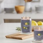 Yankee Candle - Black Tea & Lemon Signature Medium Jar