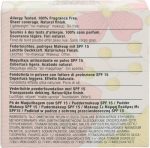 Clinique Compact Poeder Clinique Foundation Compact Poeder Almost Powder Makeup SPF15 - Image 2