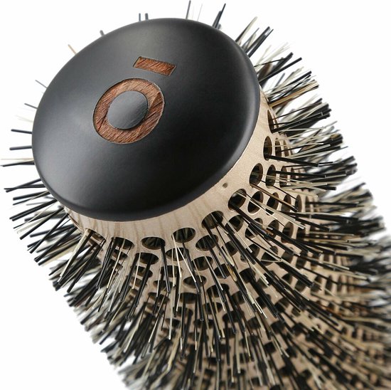 550x548-227 KASHŌKI - Essential Round Brush - 43mm - Image 1