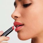 Rimmel London Lasting Finish lippenstift - 145 Peach Petal - Mat - Image 4