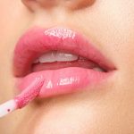 ARTDECO Lipgloss Plumping Fluid 35 Juicy Berry, 3 ml - Image 3