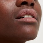 Gosh - Velvet Touch Lipstick - Rtěnka 4 g 003 Matt Antique - - Image 4