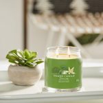 Yankee Candle - Vanilla Lime Signature Medium Jar - Image 4