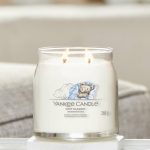 Yankee Candle - Soft Blanket Signature Medium Jar - Image 3