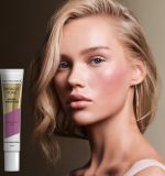 Max Factor Miracle Pure Vegan Blush - 004 Blooming Berry - Image 2