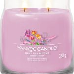 Yankee Candle - Hand Tied Blooms Signature Medium Jar