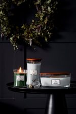 WoodWick - Mint Leaves & Oak Medium Candle - Image 2