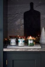 WoodWick - Magnolia Birch Medium Candle - Image 2