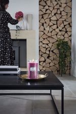 Woodwick Wild Berry & Beets Large Candle - Geurkaars - Image 3