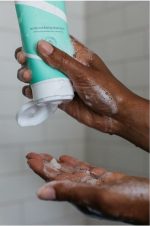 Boucleme Scalp Exfoliating Shampoo 250ml - Anti-roos vrouwen - Voor Alle haartypes - Image 2
