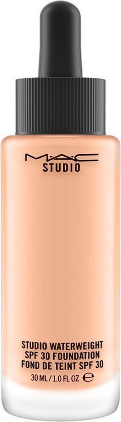 241x840-6 MAC Studio Waterweight Foundation NW22 30 ml - Image 1