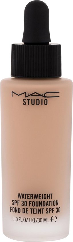 256x840-24 MAC Studio Waterweight Foundation NW20 30 ml - Image 1