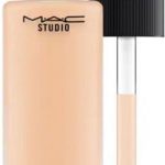 MAC Studio Waterweight Foundation NC25 30 ml