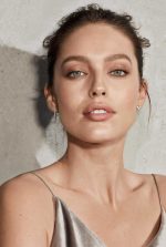 Maybelline Dream Satin Liquid Foundation & Serum 40 Fawn 30ml - Image 4