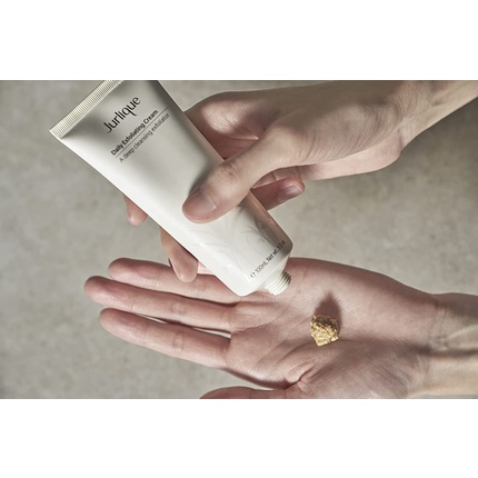 2221329_aac1e8a5fb47fb8b8a88e6b37eae3bf1 Daily Femei Exfoliant pentru ten 100 ml - Image 1