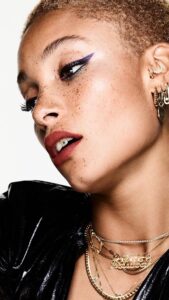 Revlon So Fierce Vinyl Eyeliner - 860 Midnight Mystery - Image 2