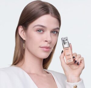 True Match Super blendable Foundation   Consolidating and perfecting make up 30 ml - Image 3