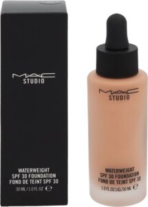 MAC Studio Waterweight Foundation NW30 30 ml - Image 3