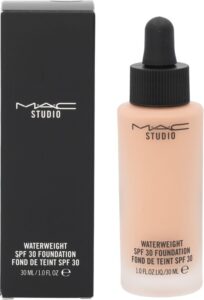 MAC Studio Waterweight Foundation NW25 30 ml - Image 3