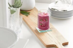 Yankee Candle - Black Cherry Signature Large Jar - Image 4