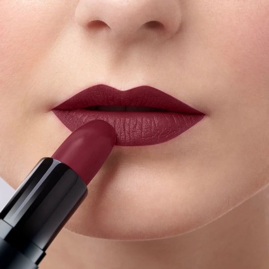 550x550-492 Artdeco Perfect Mat Lipstick 4g - 134 Dark Hibiscus - Image 1