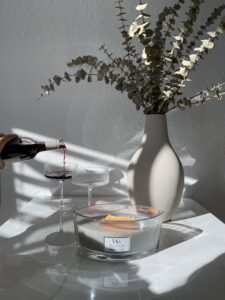 WoodWick Lavender & Cedar Ellipse Candle - Image 4