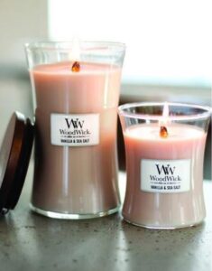 WoodWick Hourglass Large Geurkaars - Vanilla & Sea Salt - Image 4