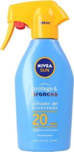 Nivea Protect & Bronze Sun Spray SPF20 300ml