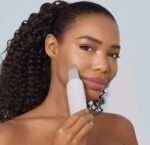 GESKE | SmartAppGuided™ MicroCurrent Skin Scrubber & Blackhead Remover | 9 in 1 | Tools huidverzorging | Gezichtsreiniging | Anti-aging en reiniging | Professionele facelift | Mee-eter verwijderaar - Image 2