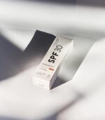 MÁDARA Plant Stem Cell Age-Defying Face Sunscreen SPF30 - 40 ml -UVA/UVB-bescherming - Image 2